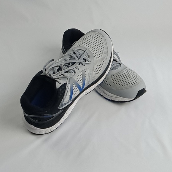 New Balance Men's Running Sneakers. - Picture 4 of 9